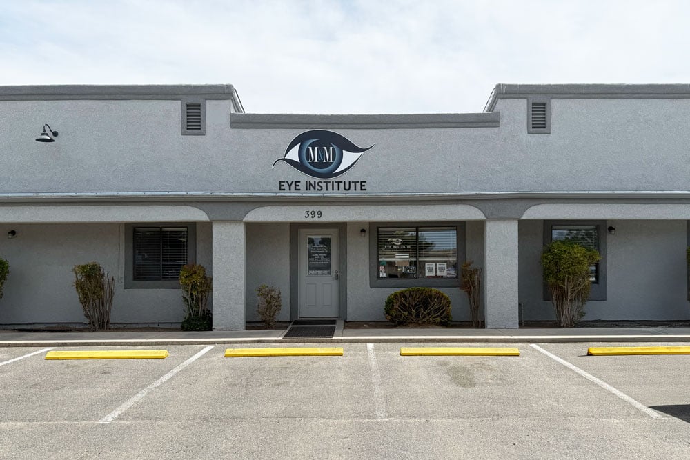Exterior entrance of the M&M Eye Institute location in Chino Valley, Arizona